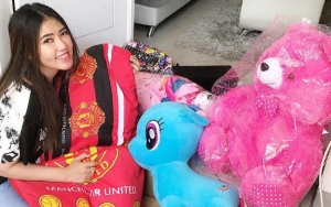Tak Kalah dari Nagita Slavina Cs, Via Vallen Juga Punya Kaus Super Mahal