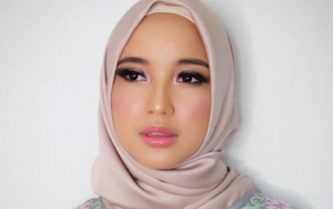 Tampil 'Seksi' Kenakan Hijab, Pose Bibir Chacha Frederica Tuai Teguran