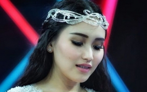Ayu Ting Ting Nangis Ungkap Shakira Sering Tanya Penyakitnya, Jawaban Denada Bikin Kagum