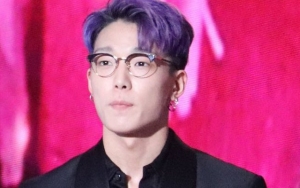 iKON Tampil di KMF, Gaya Rambut Bobby Bikin Penggemar Heboh