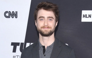Cuma Pakai Kolor dan Bawa Senjata, Daniel Radcliffe Jadi Orang Gila di First Look 'Guns Akimbo'