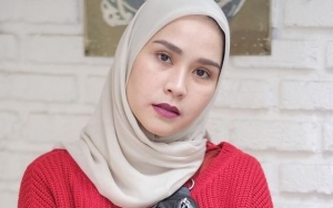 Jenguk ke RS, Zaskia Adya Mecca Tak Dapat Bertemu Bayi Zee Zee Shahab