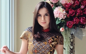 Unggah Foto Pemotretan di Antara Bunga-Bunga, Kecantikan Irish Bella Bikin Pangling