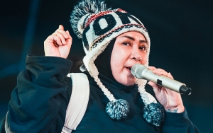 Lombok Berduka, Melly Goeslaw Ingatkan Pengguna Media Sosial untuk Tak Lakukan Ini