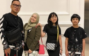 Ajarkan Hidup Mandiri, Uya Kuya Ajak Kedua Anak Magang