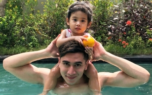 Foto Kecil Disandingkan, Netter Takjub Lihat Kemiripan Verrell Bramasta dan Adik Angkat