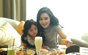 Bilqis Putri Ayu Ting Ting Latihan Balet, Pelatih yang Sedang Hamil Curi Perhatian Netter