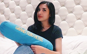 Fotonya Dipuji 'Cantik', Millendaru Panggil Pria Ini Sebagai Suami