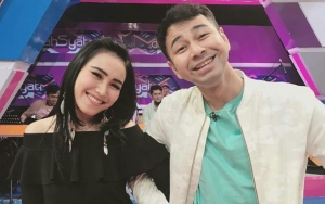 Cuek Disindir Nagita, Ayu Ting Ting Minta 'Dikawinin' dan Tempel Dada Hingga Senjata Raffi 'Gatal'