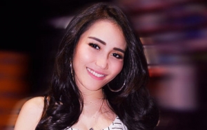 Pakai Pakaian Daster, Ayu Ting Ting Layani dan Gantikan Pekerjaan ART di 'ANDAI'