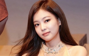 Kalahkan Kim Jong Kook, Jennie Buktikan Jago Main Bola - Memanah di 'Running Man'