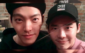 Kim Woo Bin Nampak Sehat Jalan Bareng Lee Jong Suk