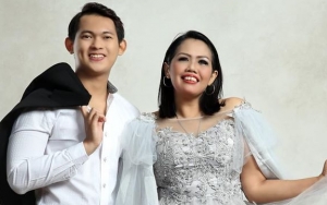 Kepergok Bareng Wanita Cantik Mirip Pevita Pearce, Irfan Sbaztian Kekasih Ely Sugigi Selingkuh?