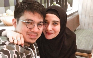 Semakin Mesra, Pose Naik Perahu Zaskia Sungkar dan Irwansyah Bikin Adem