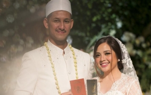 Bagikan Foto Bulan Madu di Santorini, Suami Tasya Kamila Bikin  Warganet Baper dengan Caption Ini