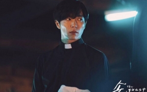 Jadi Pendeta Pengusir Setan, Kim Jae Wook Ganteng Banget di Drama OCN 'The Guest'