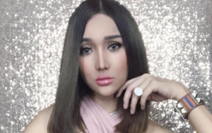 Siap-Siap, Lucinta Luna Bakal Luncurkan Lima Warna Brand Lipstik Sendiri