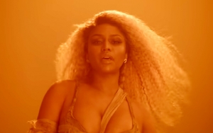 Usung Tema Dongeng dan Bergaya Bak Ratu di MV 'Ganja Burn', Nicki Minaj Diduga Sindir Cardi B