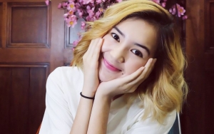 Cantik di Premier 'Rompis', Gaun Beby Tsabina Malah Disamakan dengan Kursi Bioskop