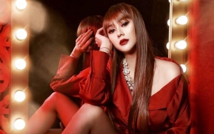 Aura Kasih Kepergok Gandeng Tangan Pria Bule, Netter Salah Fokus Kecantikan Gisella Anastasia