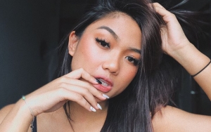 Pamer Senyum Manis, Mata Marion Jola 'Menghilang'