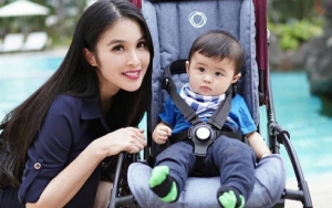 Putra Sandra Dewi Pasang Wajah Bengong Habis Makan, Netter: Gantengnya Kebangetan