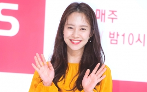 Ulang Tahun, Bahagianya Song Ji Hyo Pamer Kado dari Fans