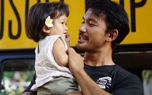 Tak Bertemu Selama Sebulan, Begini Keceriaan Rio Dewanto dan Sang Putri