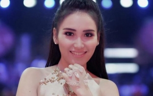 Sensor Belahan Dada di Foto Unggahannya, Ayu Ting Ting Dituding Sengaja Bikin Salfok
