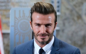 Liburan di Sumba, David Beckham Main Bola Bareng Anak-Anak Lokal