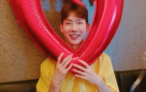 Pose Centil Bareng Teman-Teman di Militer, Jo Kwon Tuai Komentar Ini dari Netter