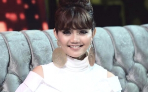 Lagi-Lagi Ditanya Soal Keyakinan, Rina Nose Beri Jawaban Ambigu