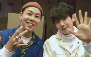 Baekhyun EXO - Loco Sapa Fans Lewat Video Selfie Jelang Kolaborasi 'Young' Dirilis