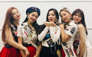 Red Velvet Pamer Pose Imut di Lokasi Syuting 'ISAC 2018'