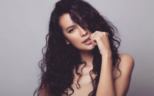 Pamer Foto Seksi Pakai Bikini, Sophia Latjuba Sukses Buat Netter Menyesal