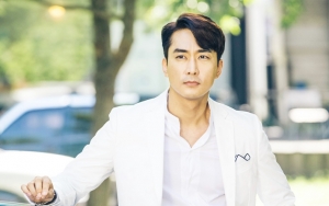 Song Seung Heon Bicara Soal Bintangi 'Player' Hingga Puji Akting Krystal cs