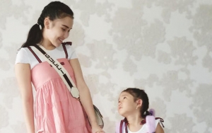 Bilqis Peluk Sepupu Kecil Imut Seperti Boneka, Ayu Ting Ting Kebelet Nikah dan Ingin Berikan Adik