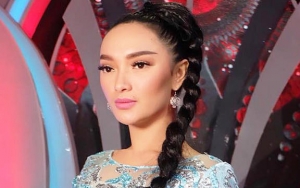 Ikut Lomba 17 Agustus Bareng Warga, Wajah Bening Zaskia Gotik Jadi Sorotan