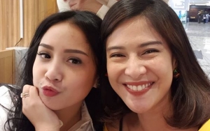 Kompak Bikin Pose 'Finger Heart', Penampilan Nagita Slavina dan Dian Sastro Banjir Pujian