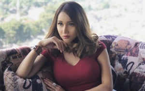 Lucinta Luna Jatuh Tergelincir Saat Bikin Video Klip 'Semalam Bobo di Mana'