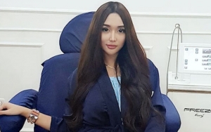 Mirip Kostum Rihanna, Gaun Kuning Lucinta Luna Malah Diejek Serupa Telur Dadar