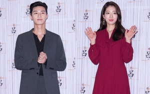 Park Seo Joon dan Park Shin Hye Sumringah Hadiri Event Bareng 