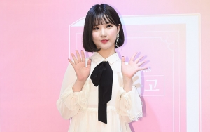 Tampil Bak Boneka di Preskon Variety Show Baru, Eunha G-Friend Diminta Berhenti Oplas