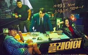 Kerennya Gaya Tim Song Seung Heon dan Krystal f(x) cs di Poster 'Player'