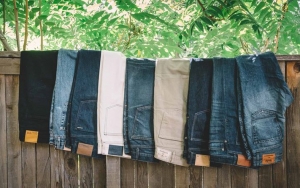 Tips Merawat Celana Jeans Agar Tahan Lama dan Tidak Pudar
