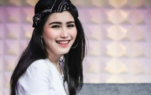 Ditanya Soal BB, Jawaban Ayu Ting Ting Bikin Netter Ngakak Berjamaah