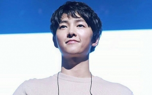 Rayakan 10 Tahun Berkarier, Jumpa Fans Song Joong Ki Bertabur Bintang