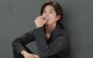 Foto-Foto Park Bo Gum Syuting Drama Baru Bareng Song Hye Kyo Jadi Sorotan