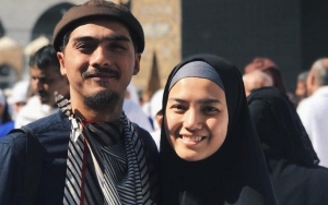Berkat Doa Saat Umrah,  Herfiza Novianti Istri Ricky Harun Hamil 6 Bulan