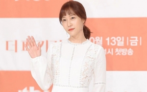 Ha Si Eun Wujudkan Mitos Tangkap Bunga di Pernikahan Kim Tae Hee dan Rain